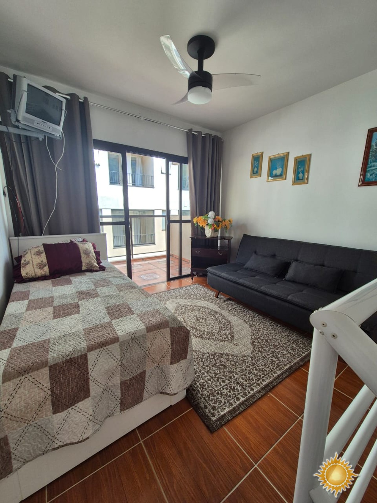 Ótima localização !! Cobertura Duplex com 02 dorms, sendo 1 suíte, a 100 mts. Da praia !!!
