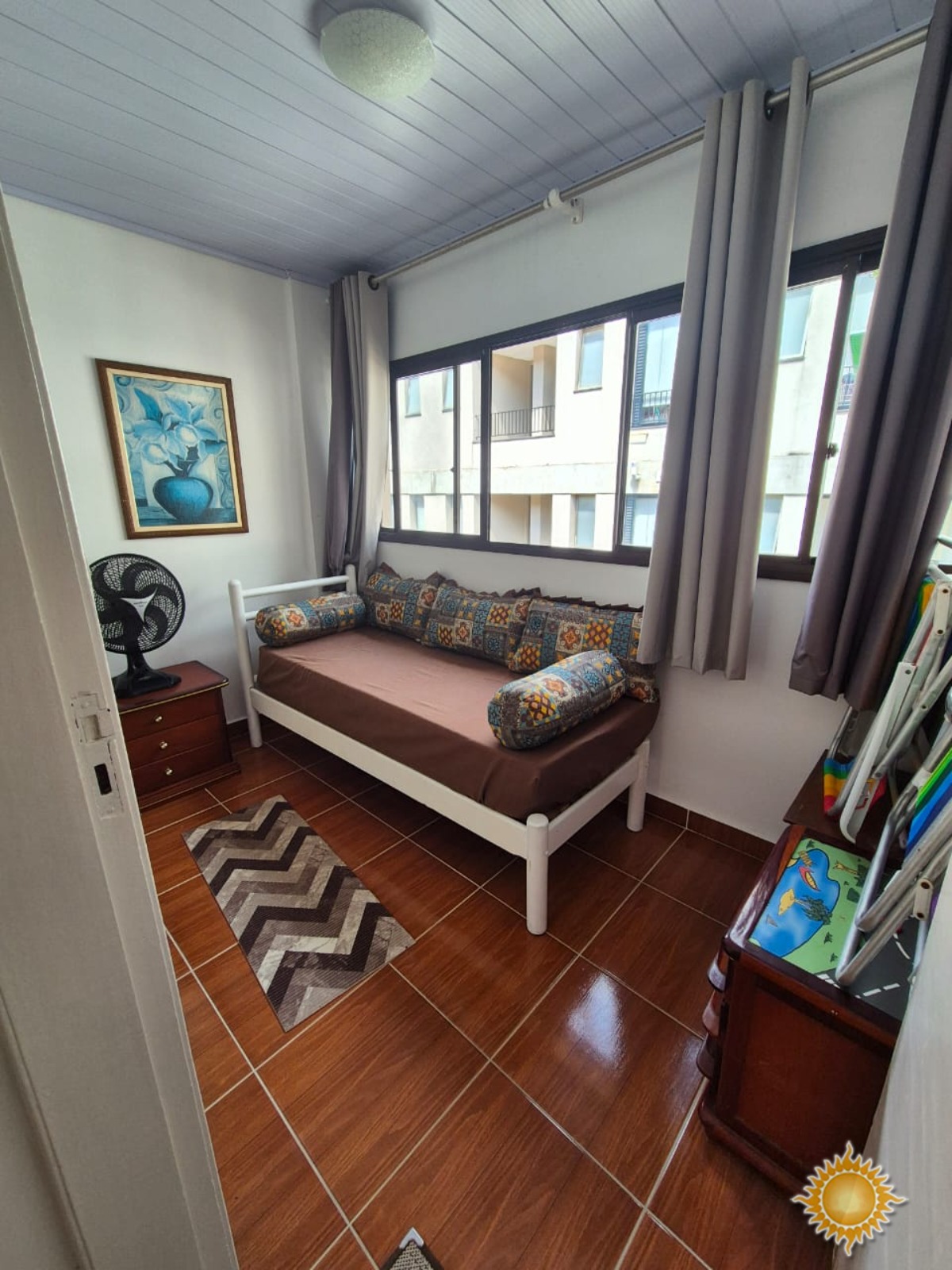 Ótima localização !! Cobertura Duplex com 02 dorms, sendo 1 suíte, a 100 mts. Da praia !!!