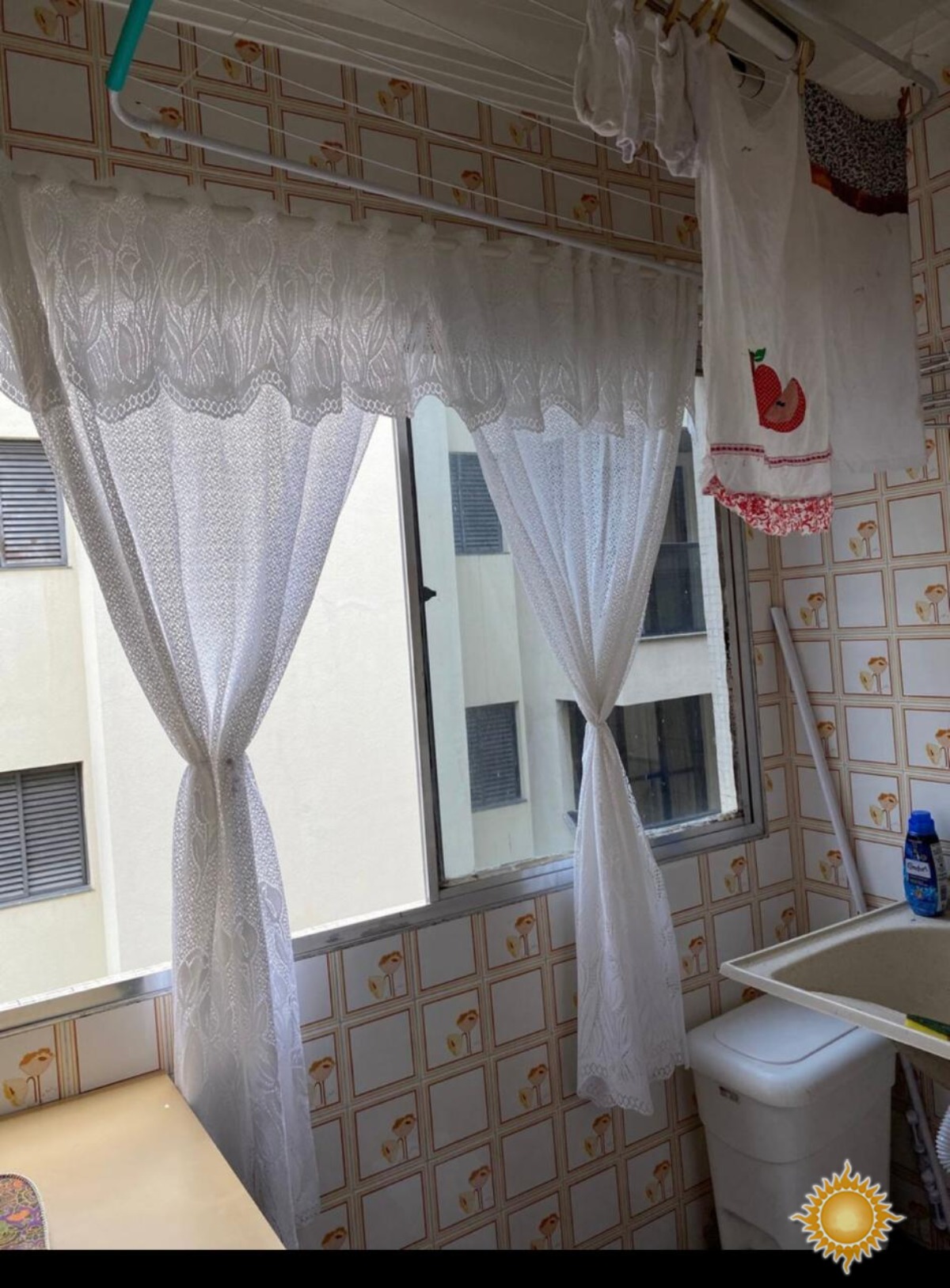 Ótima localização apto com 02 dorms, 02 banheiros, mobiliado, próximo das praias !!!