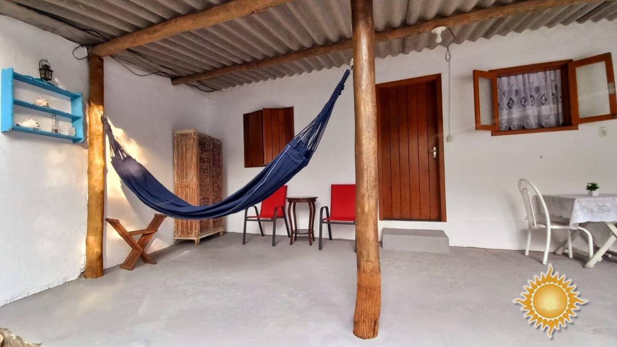Ótima Localização a 100 Mts da Praia !! Casa com 01 Dorm, Vaga para 3 Carros, com Escritura Definitiva !!!