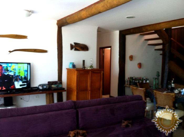 Linda casa pé na areia casa principal mais três chalés, Praia do Engenho aceita permuta !!!
