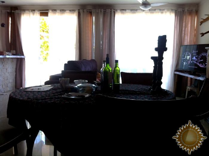 Linda casa pé na areia casa principal mais três chalés, Praia do Engenho aceita permuta !!!