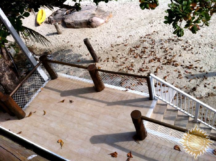 Linda casa pé na areia casa principal mais três chalés, Praia do Engenho aceita permuta !!!