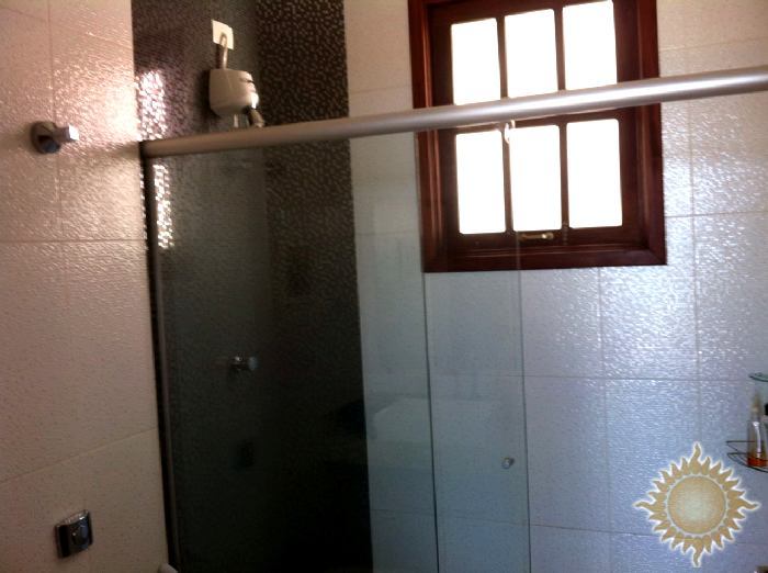 Linda casa pé na areia casa principal mais três chalés, Praia do Engenho aceita permuta !!!
