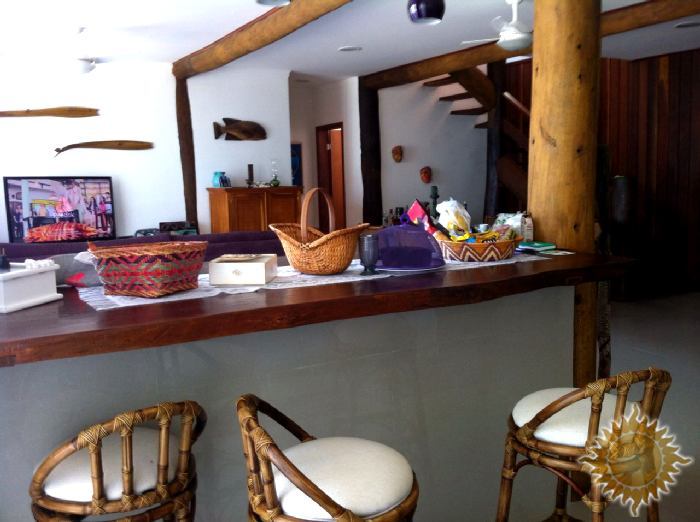 Linda casa pé na areia casa principal mais três chalés, Praia do Engenho aceita permuta !!!