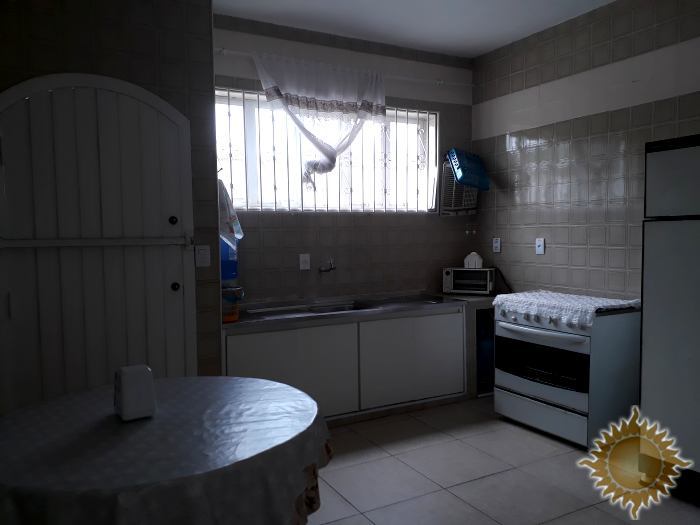Ótima localização ! Casa com 03 dormitórios amplos, 02 banheiros !!!
