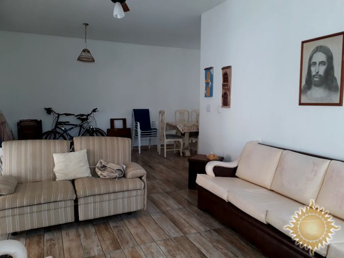 Ótima localização ! Casa com 03 dormitórios amplos, 02 banheiros !!!