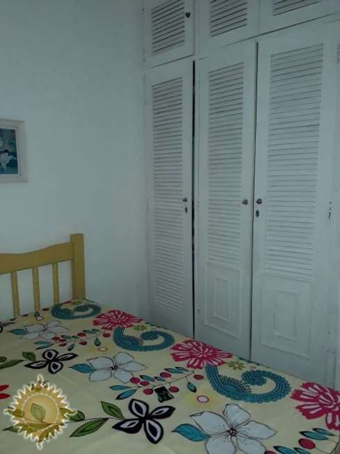 Ótima localização ! Casa com 03 dormitórios amplos, 02 banheiros !!!