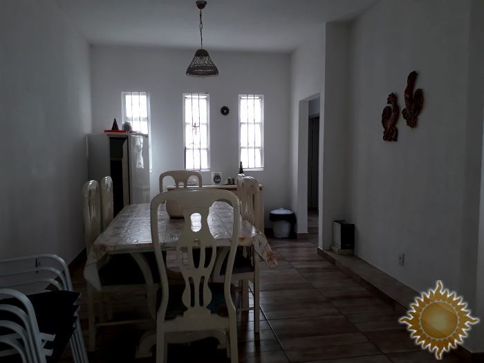 Ótima localização ! Casa com 03 dormitórios amplos, 02 banheiros !!!