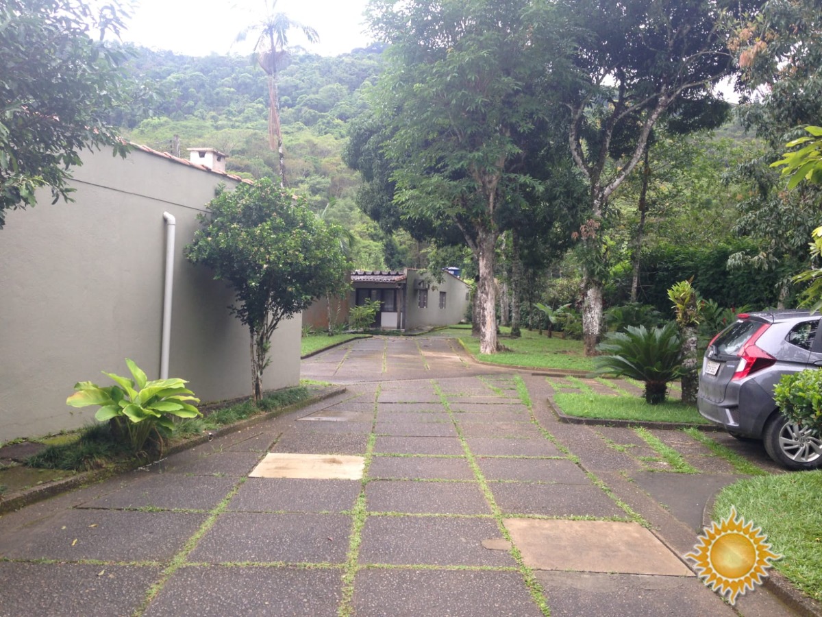 Casa em Condomínio Fechado no Saco da Ribeira com dois quartos, sendo 1suite !!!