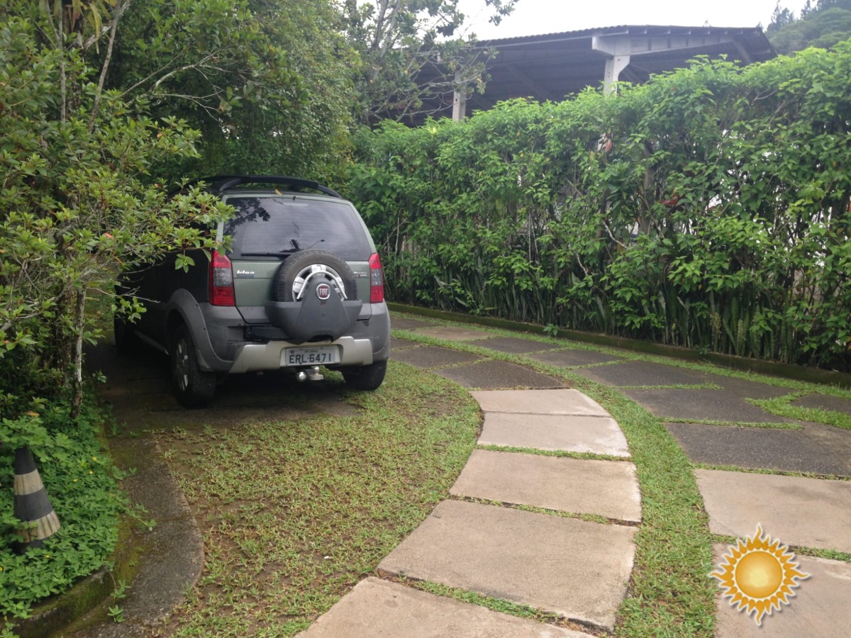 Casa em Condomínio Fechado no Saco da Ribeira com dois quartos, sendo 1suite !!!