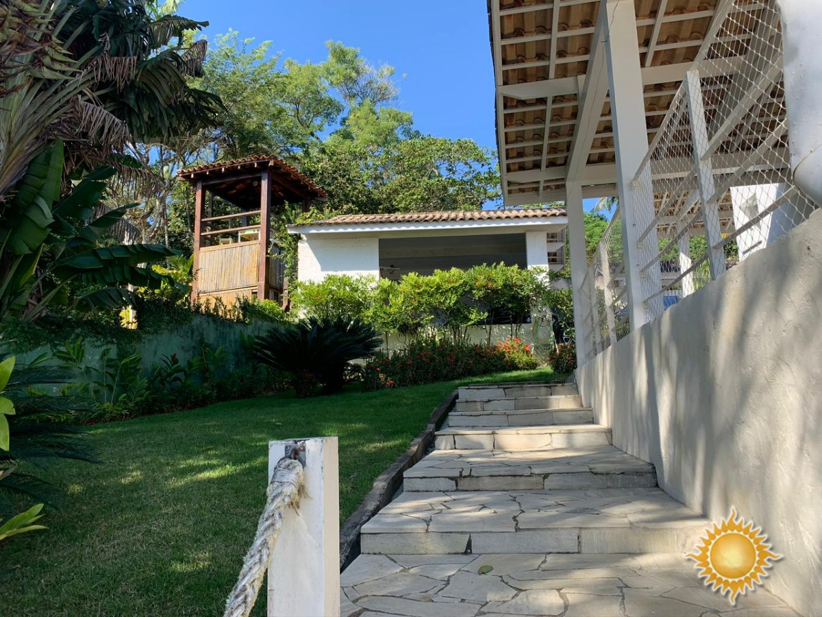 Excelente localização casa alto padrão de frente ao mar com 