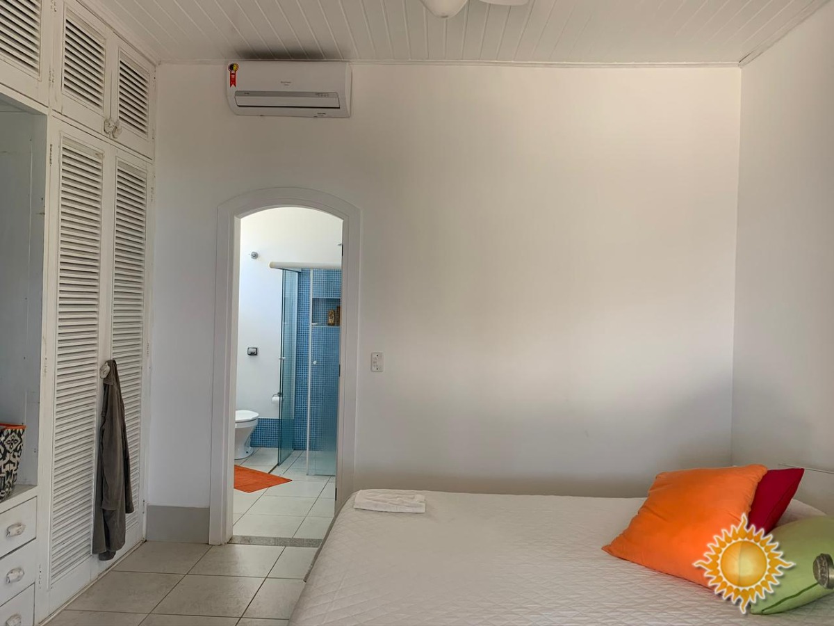 Excelente localização casa alto padrão de frente ao mar com 
