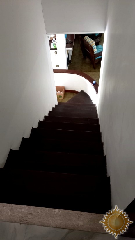 Linda casa em Condomínio Fechado com 06 suítes, salas amplas, com piscina !!!