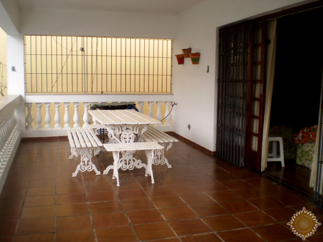 Ótima Localização Central Sobrado Residencial com Ponto Comercial !!!