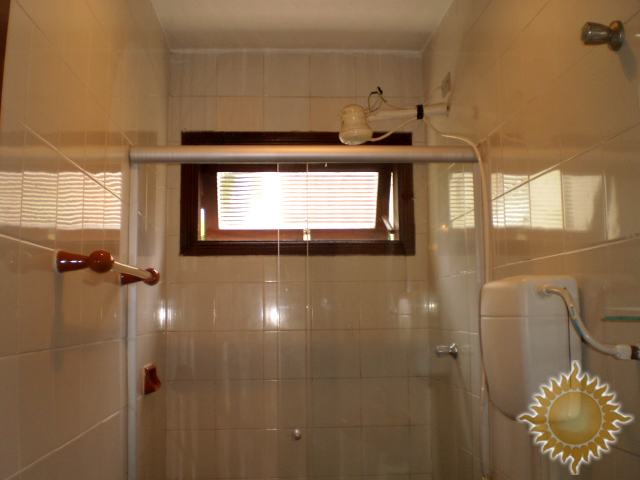 Apto na Praia do Itaguá com 02 dorms. Sendo 1 uma suíte, com lazer !!!