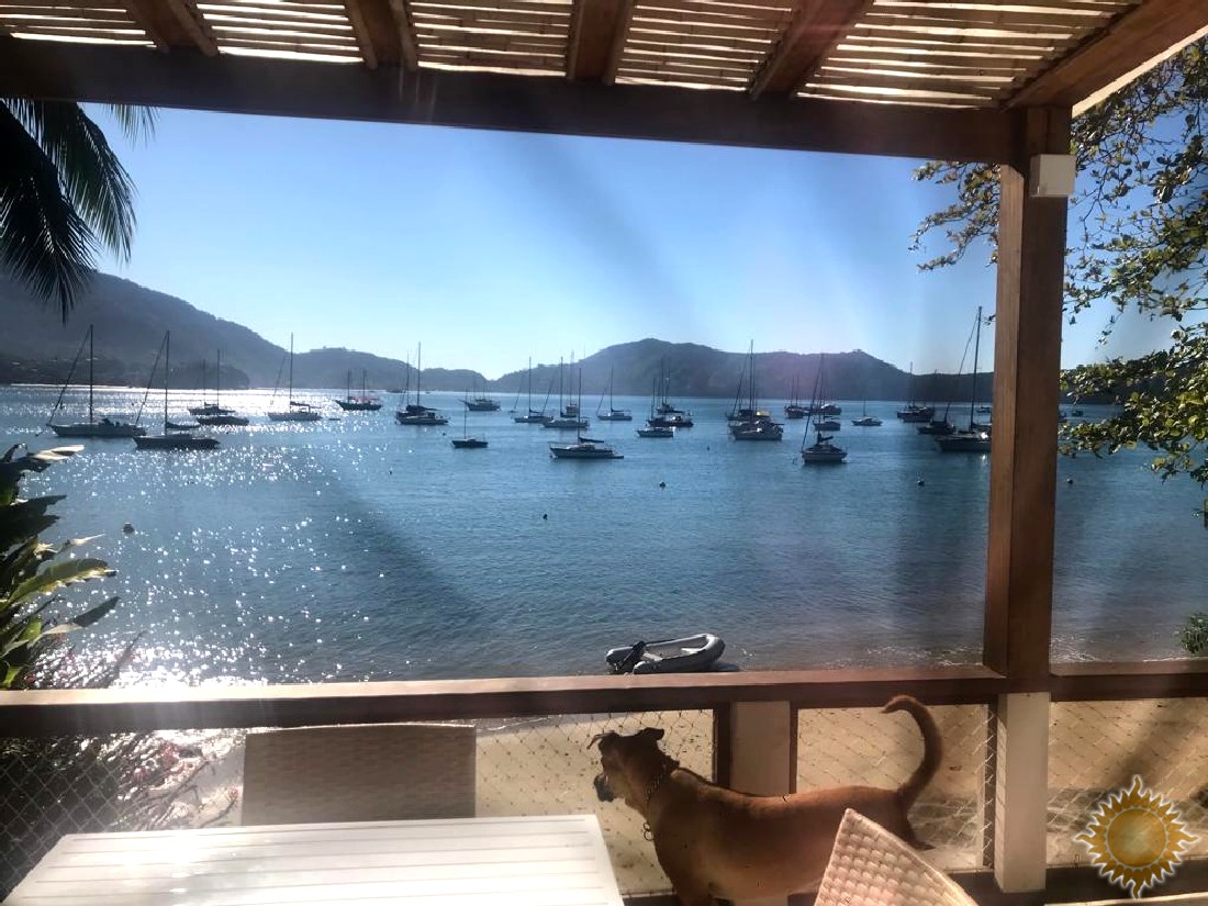 Excelente Localização Casa Pé Na Areia !!! 3 Poitas com Registro Na Marinha Na Frente da Propriedade !!!