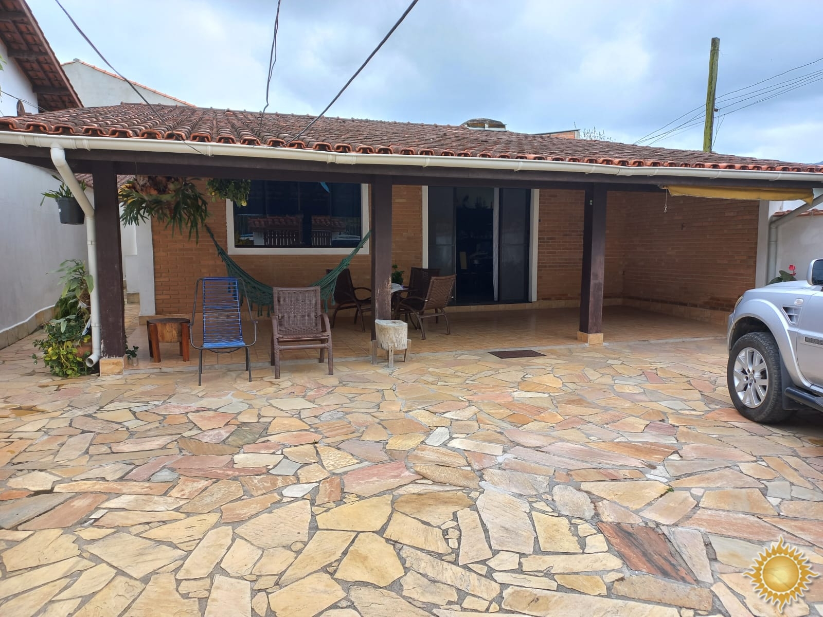 Ótima Casa No Bairro Estufa 1, com Edícula