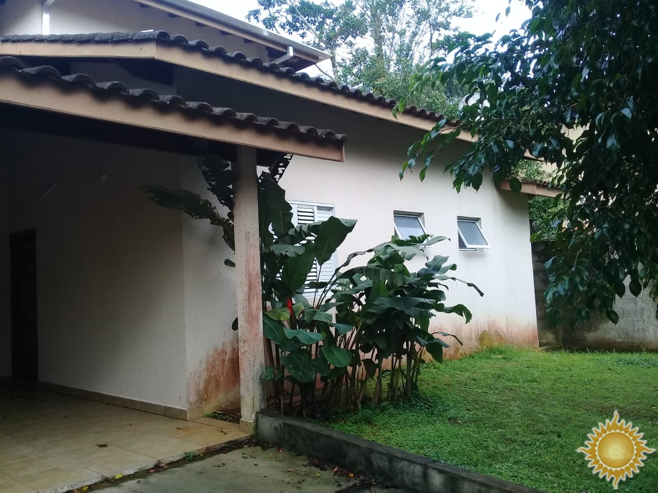 Casa em Condomínio Fechado !!!
