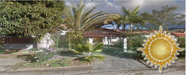 Ótima Localização Casa com 03 Dorm, Sendo 01 Suíte !!!