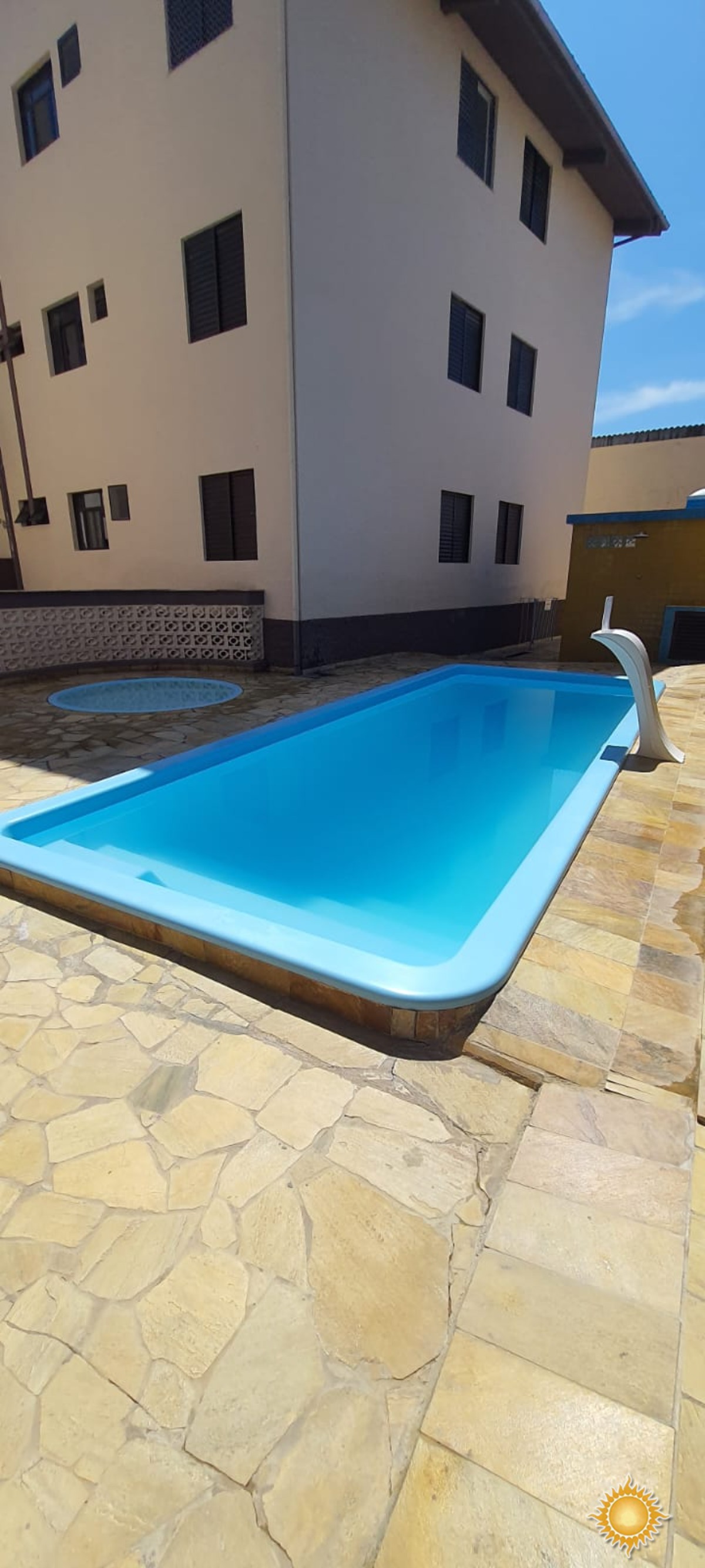 Ótima Localização Apto com 02 Dorms, Sendo 01 Suíte, 1 Vaga, com Área de Lazer !!! Mobiliado