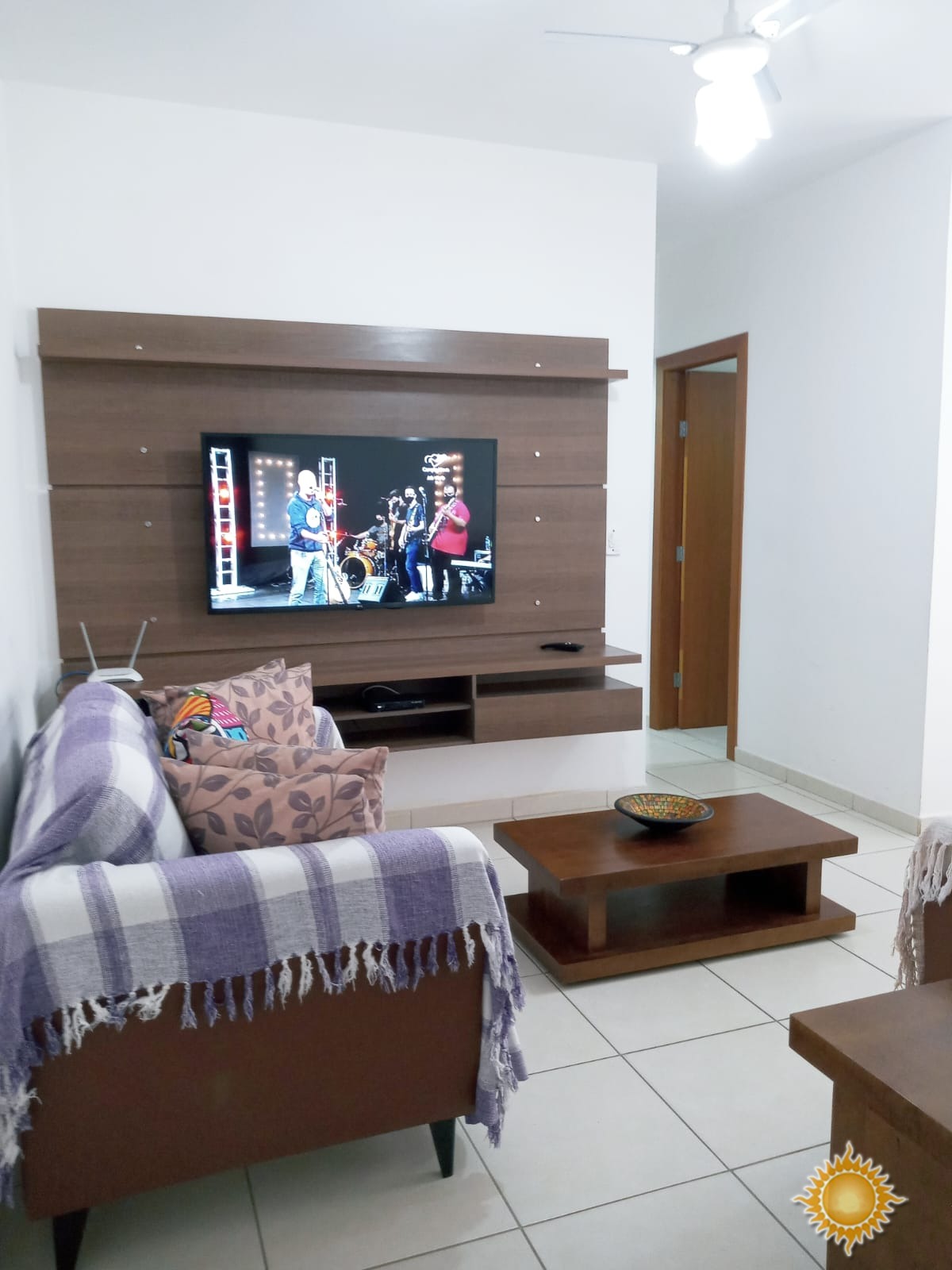 Ótima Localização Apto com 03 Dorms, Sendo 01 Suíte, 01 Wc Social, 01 Vaga Coberta e Área de Lazer !!!