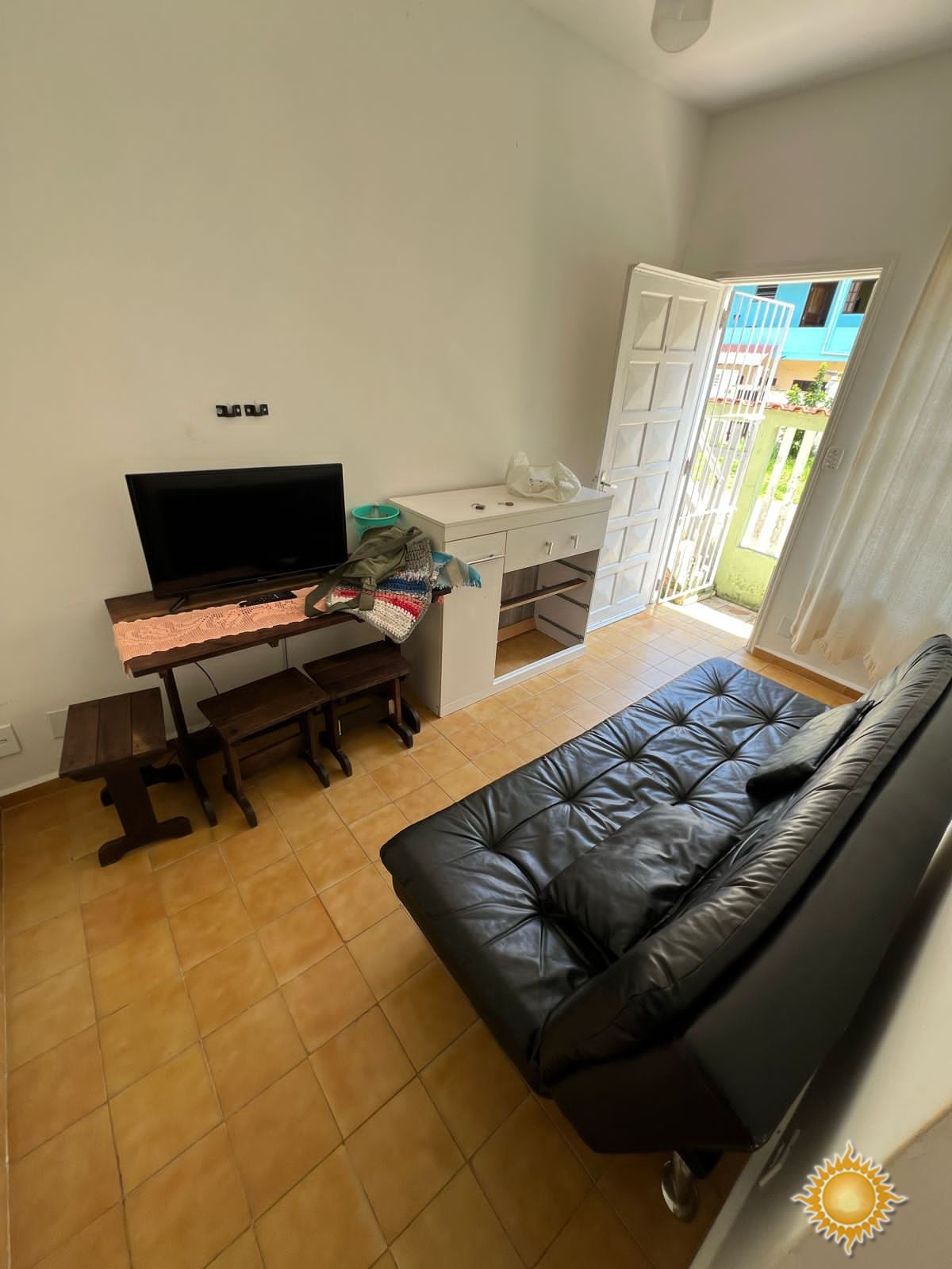 Boa Localização Apto de 1 Dorm, Mobiliado !!! Aceita Permuta com Casa Ou Terreno Na Cidade !!!