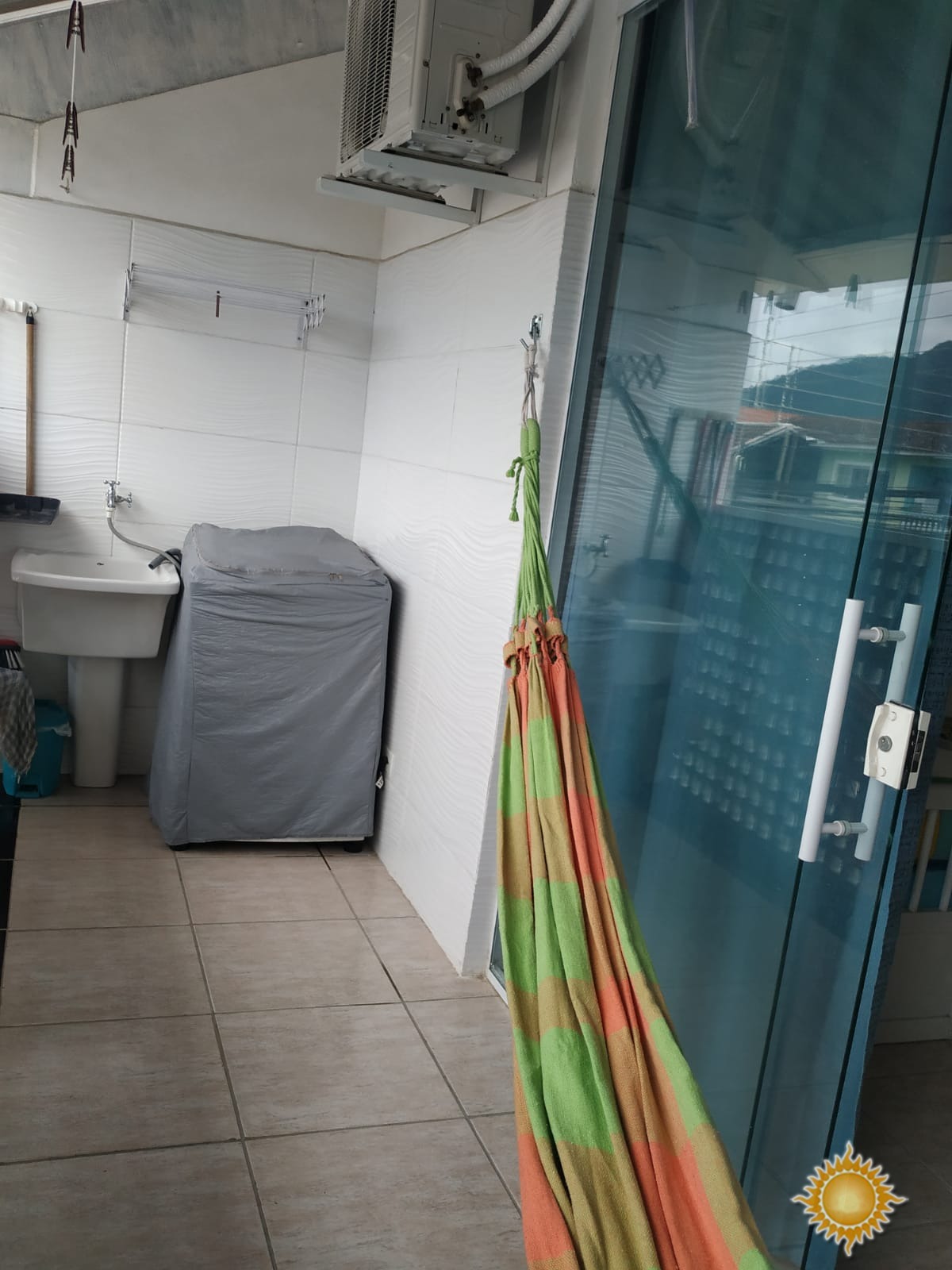 Apto duplex com 01 dorm o segundo dorm opcional no mezanino, mobiliado, com 2 vagas de garagem !!!