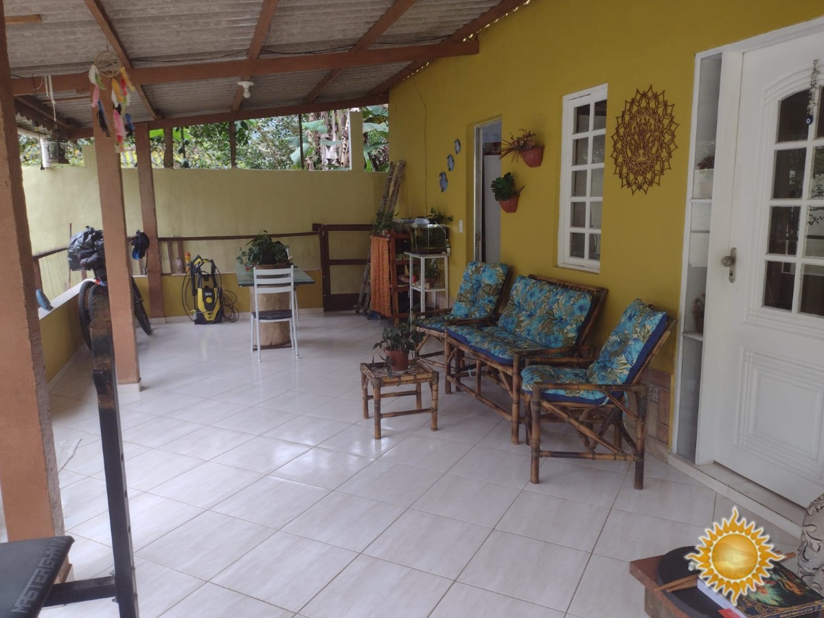 Chácara com Casa : 01 Dorm, Cozinha, Sala, Varanda, Banheiro,
