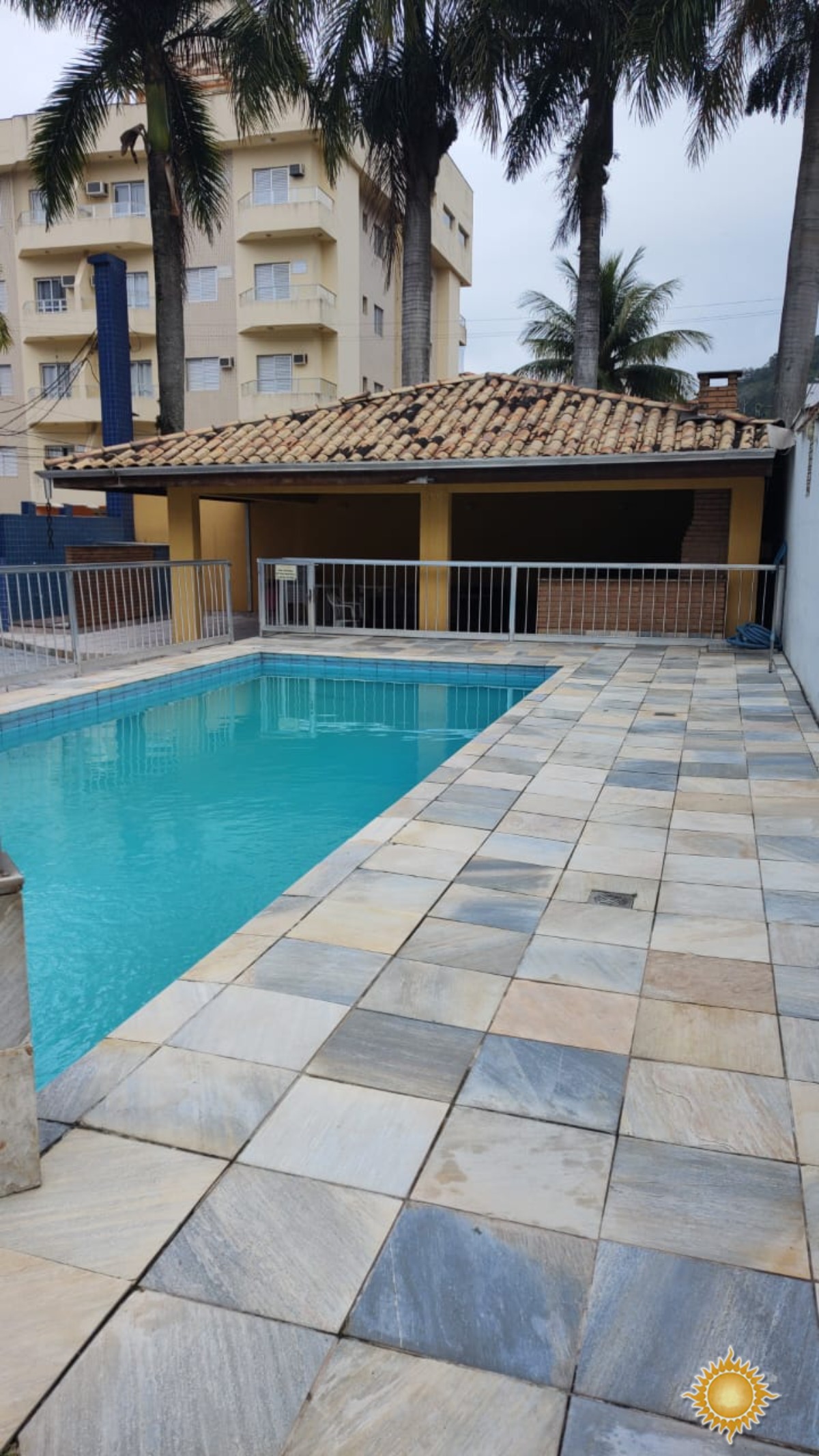 Excelente Localização Apto com 2 Dorms, 1 Suíte, com Área de Lazer !!!