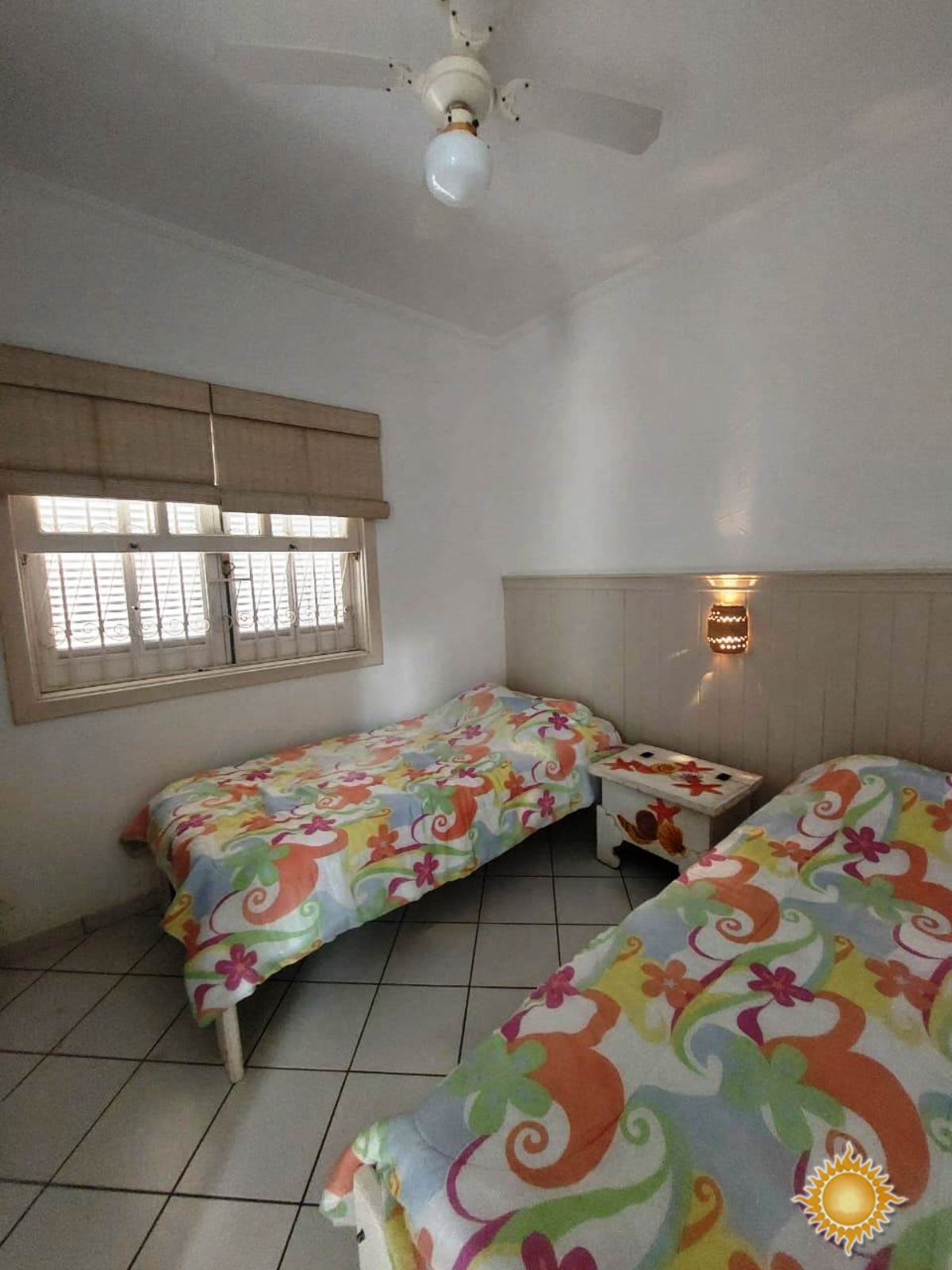 Ótima localização central, casa ampla com 03 dorms, 01 suíte mais edícula com 02 suítes !!!