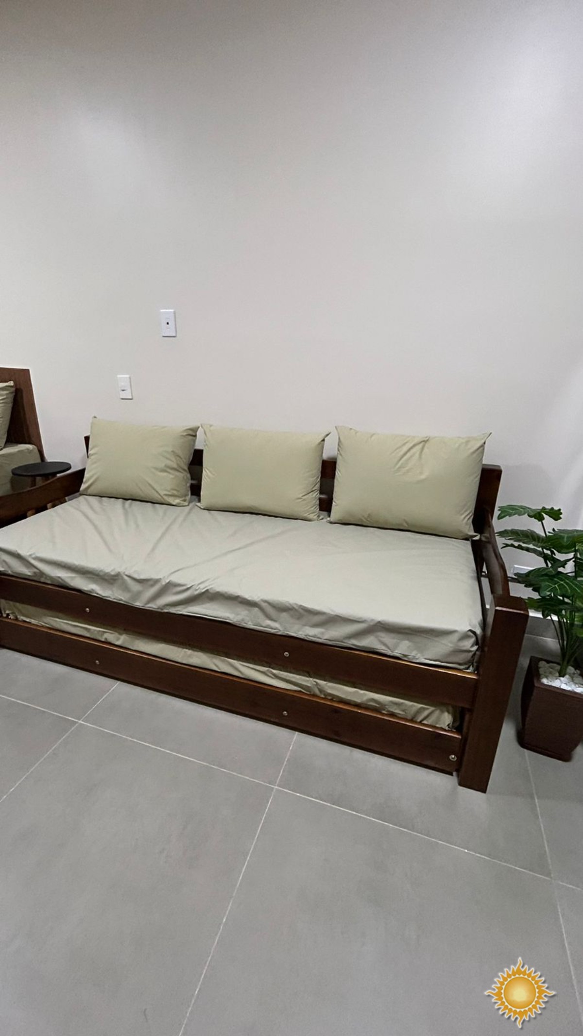 Lindo Loft a 300 mts. Do mar, com espaço gourmet, fica mobiliado !!!