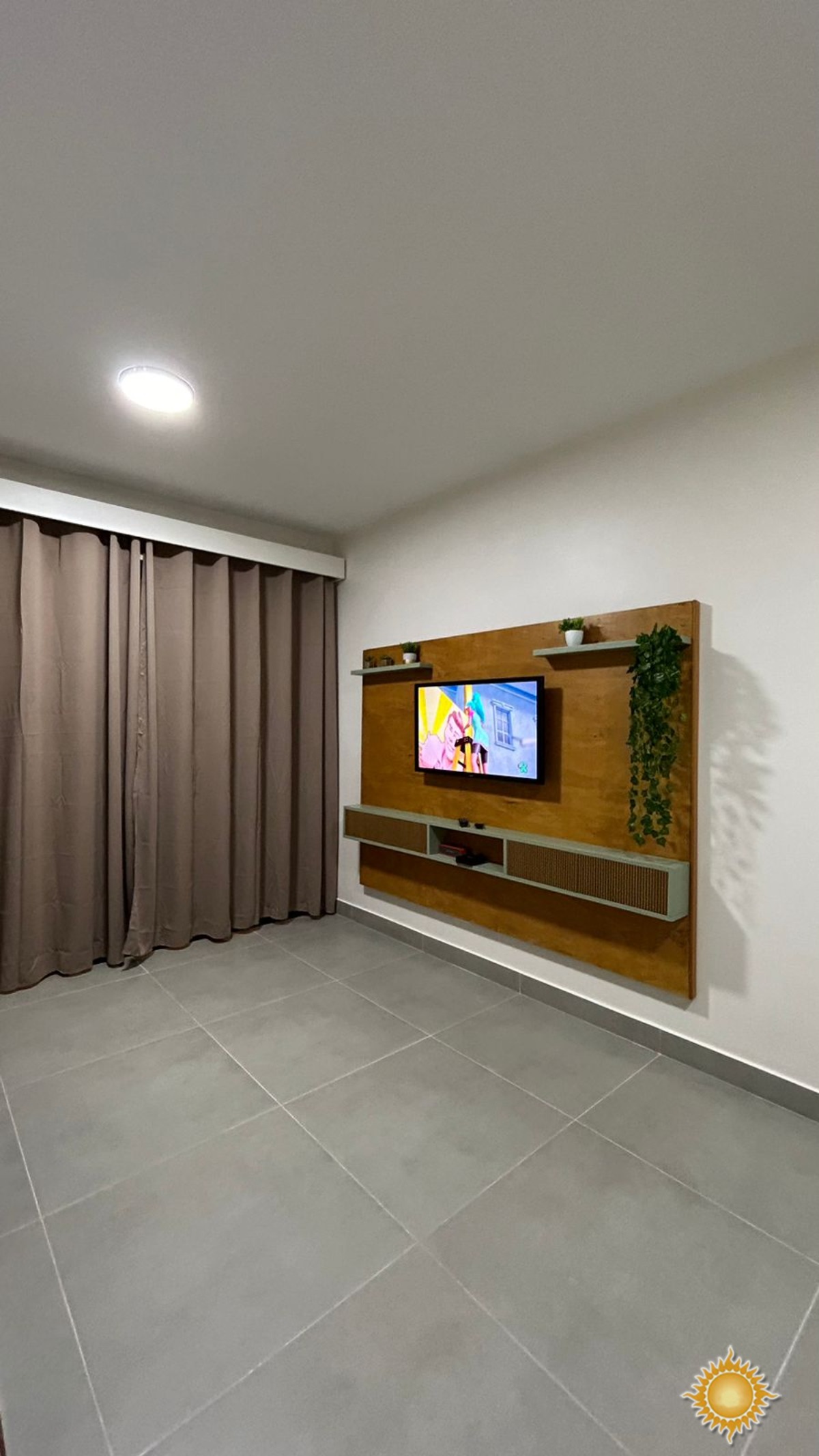 Lindo Loft a 300 mts. Do mar, com espaço gourmet, fica mobiliado !!!