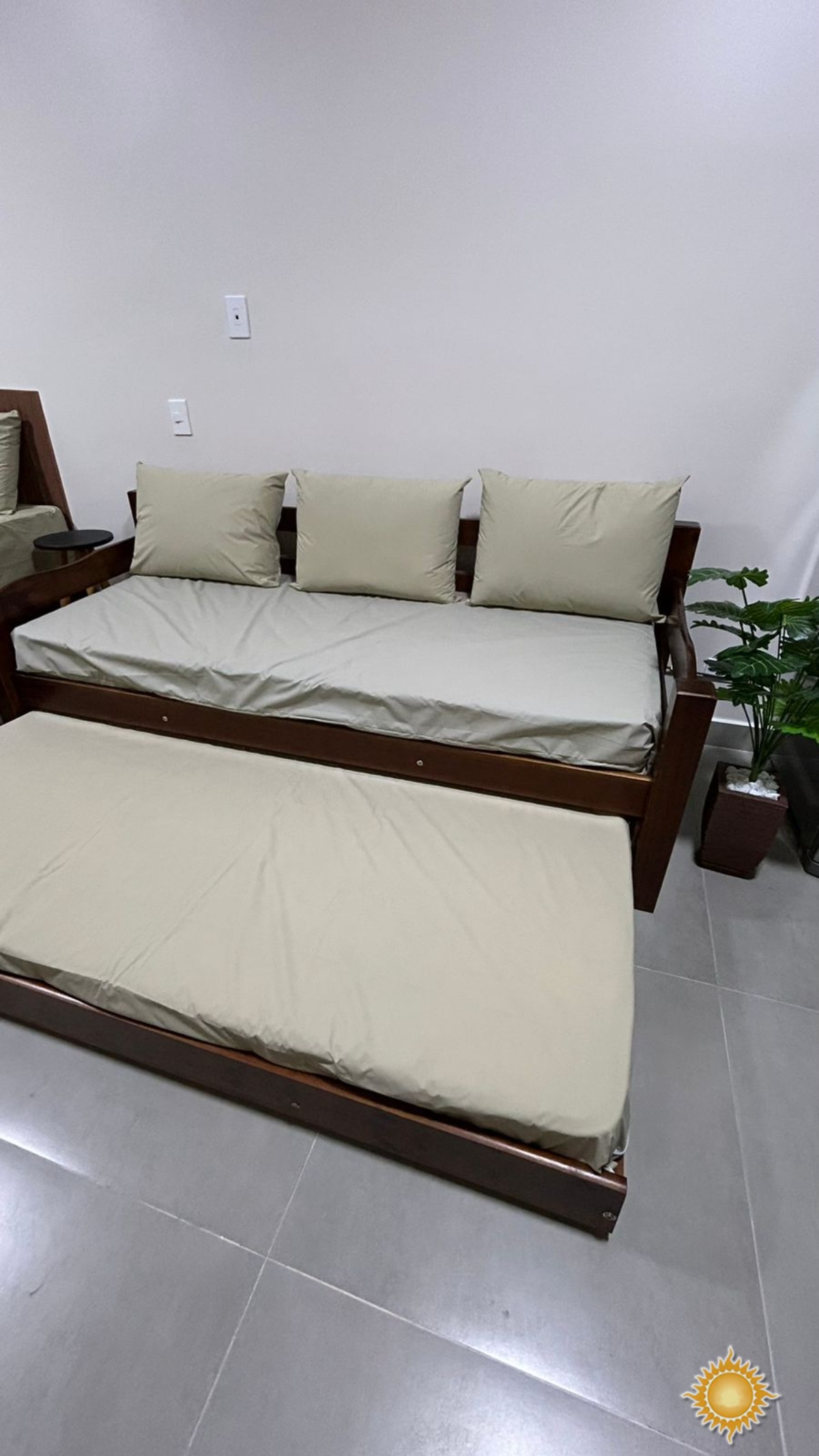 Lindo Loft a 300 mts. Do mar, com espaço gourmet, fica mobiliado !!!