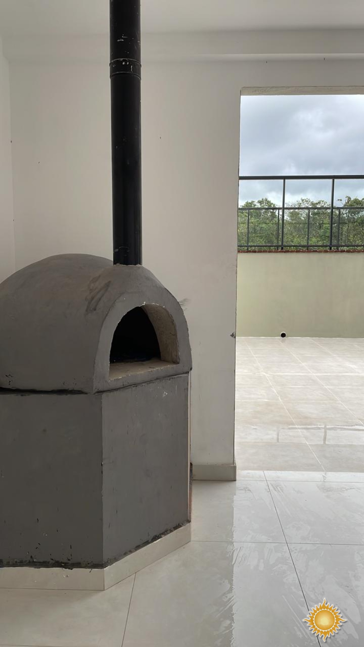 Lindo Loft a 300 mts. Do mar, com espaço gourmet, fica mobiliado !!!