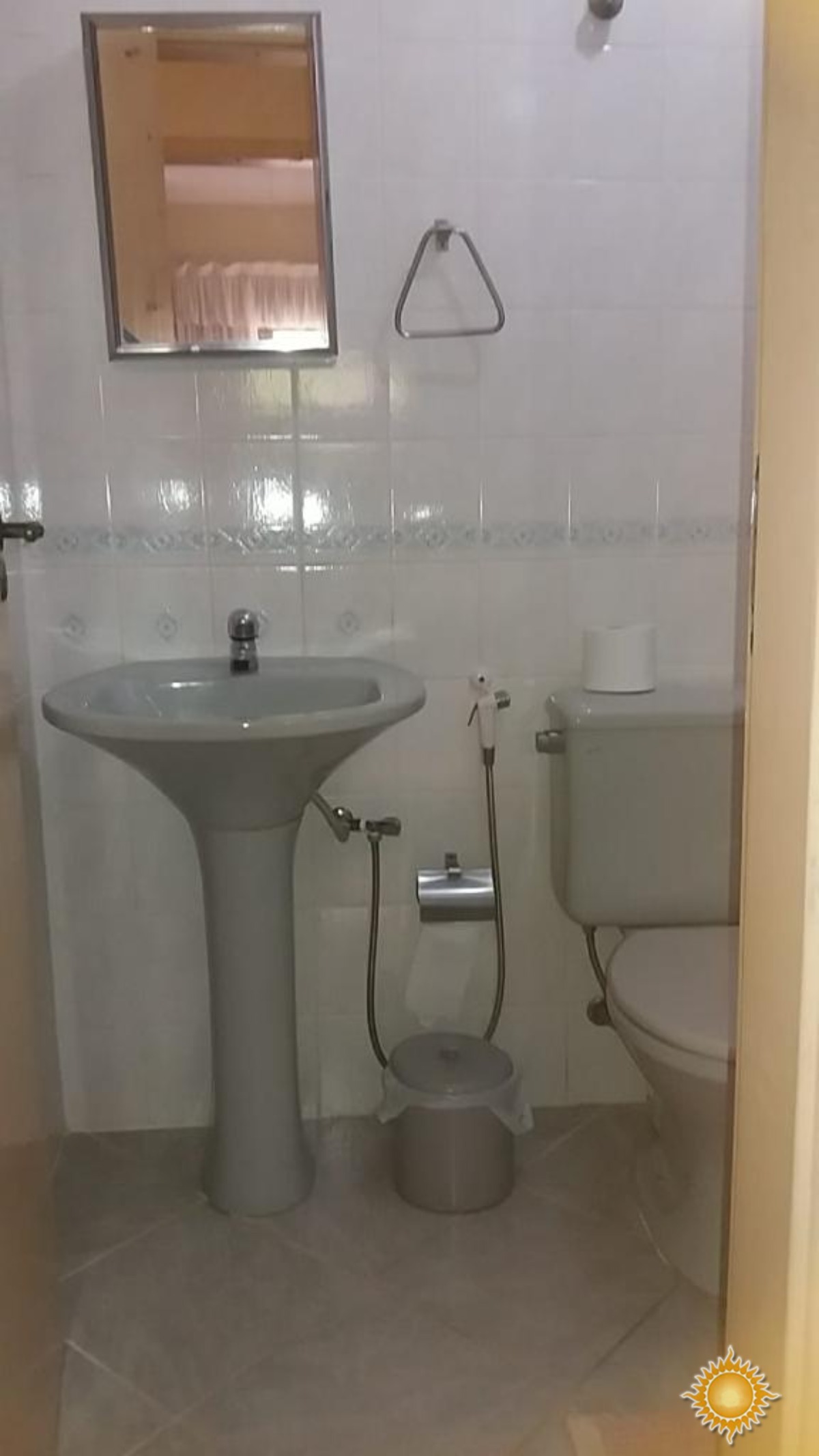 Ótima localização próximo as Praias do Tenório e Praia Grande, apto com 02 dorms, 01 suíte !!!