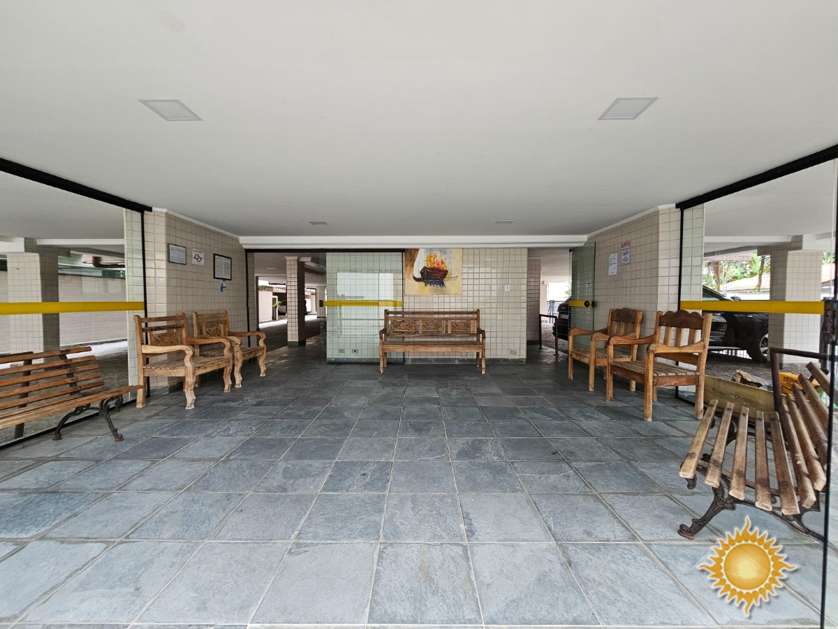 Excelente localização próximo da praia, cobertura com 03 dorms, sendo 02 suítes !!!