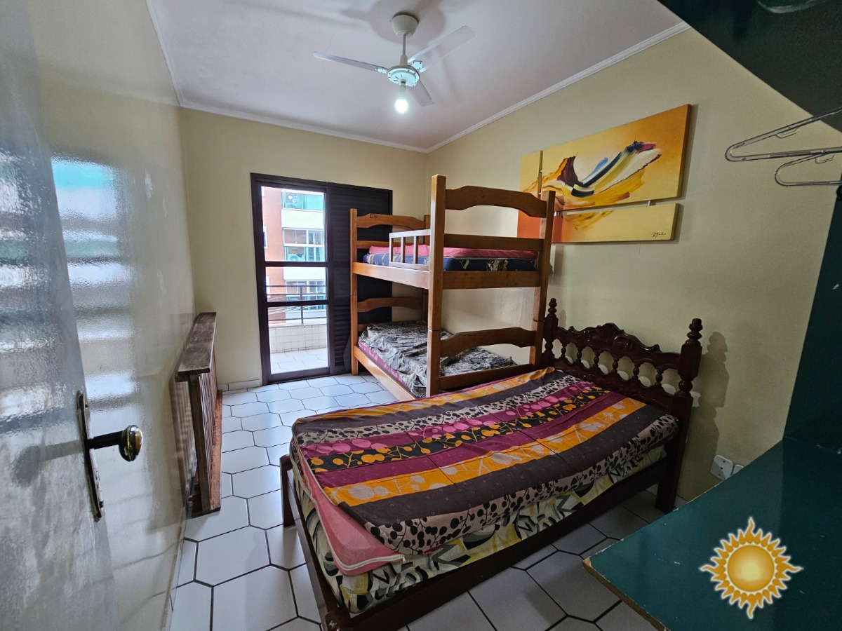 Excelente localização próximo da praia, cobertura com 03 dorms, sendo 02 suítes !!!