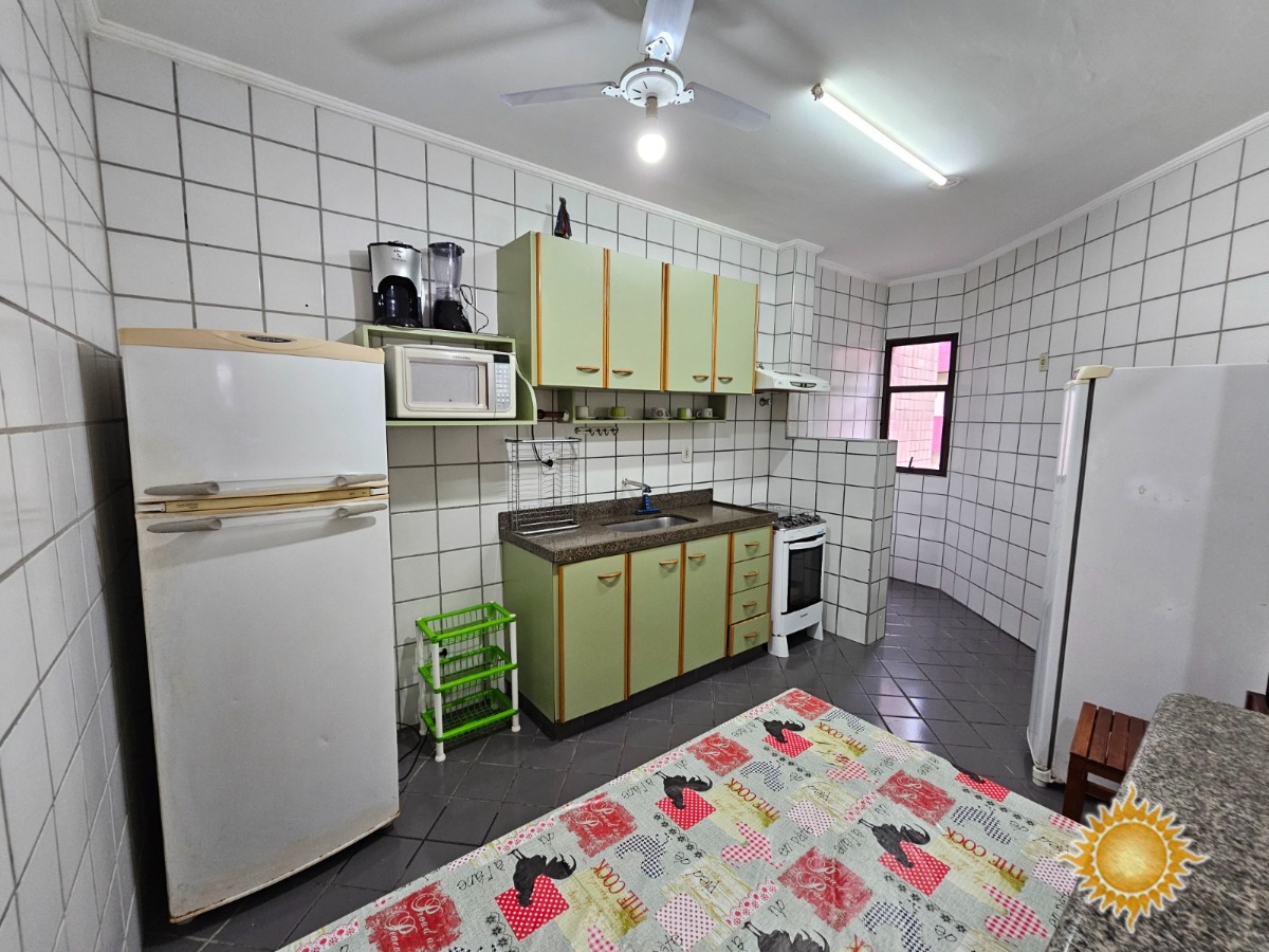 Excelente localização próximo da praia, cobertura com 03 dorms, sendo 02 suítes !!!
