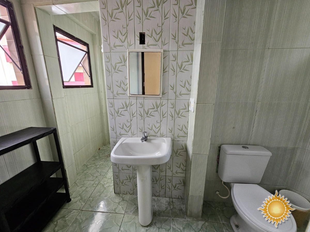 Excelente localização próximo da praia, cobertura com 03 dorms, sendo 02 suítes !!!