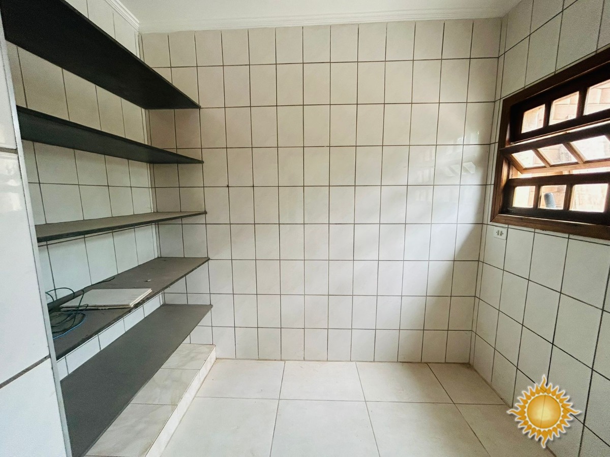 Ótimo sobrado com 5 dormitórios, sendo 3 suites, recém reformado !!!