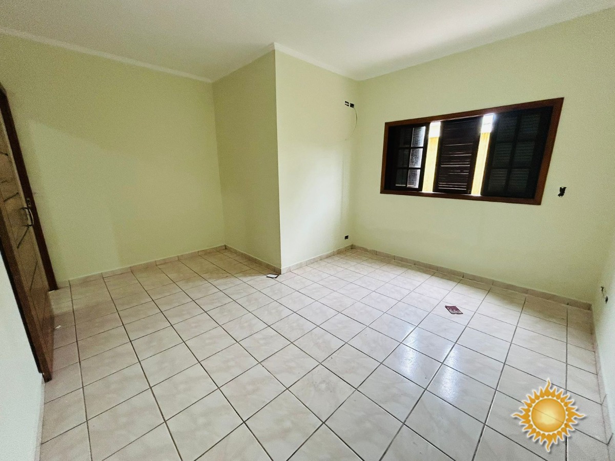 Ótimo sobrado com 5 dormitórios, sendo 3 suites, recém reformado !!!