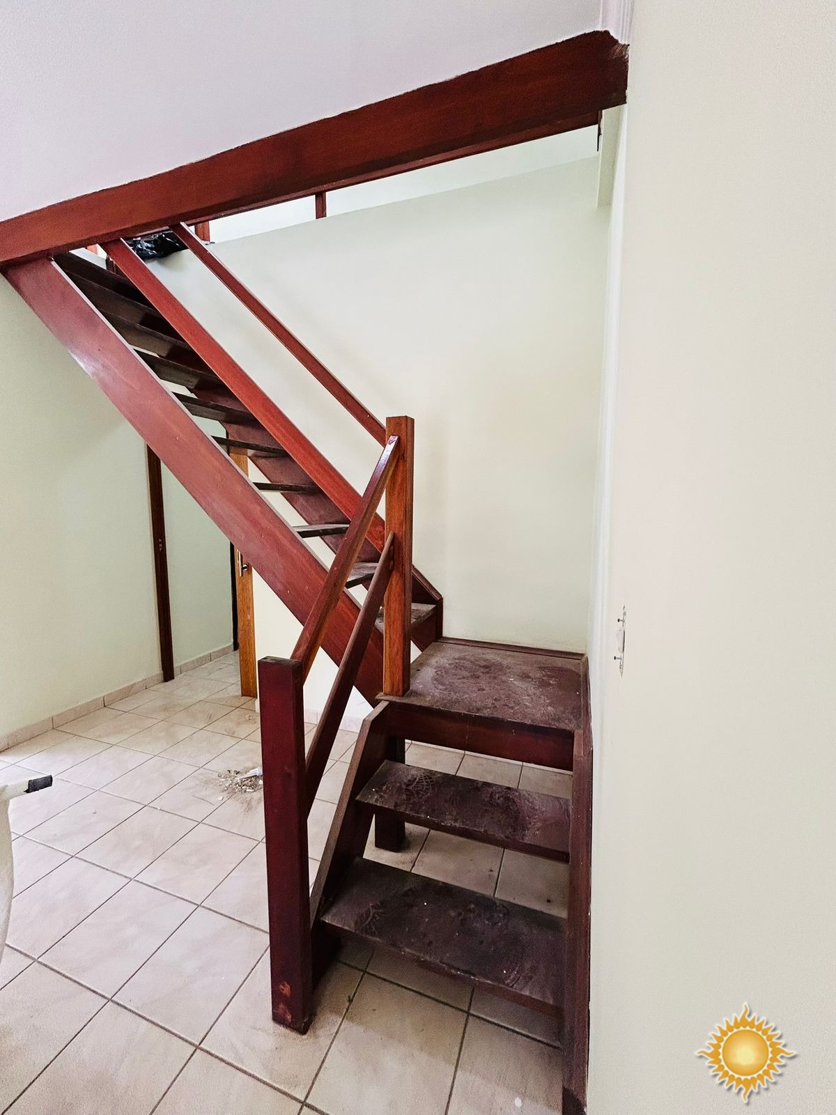 Ótimo sobrado com 5 dormitórios, sendo 3 suites, recém reformado !!!