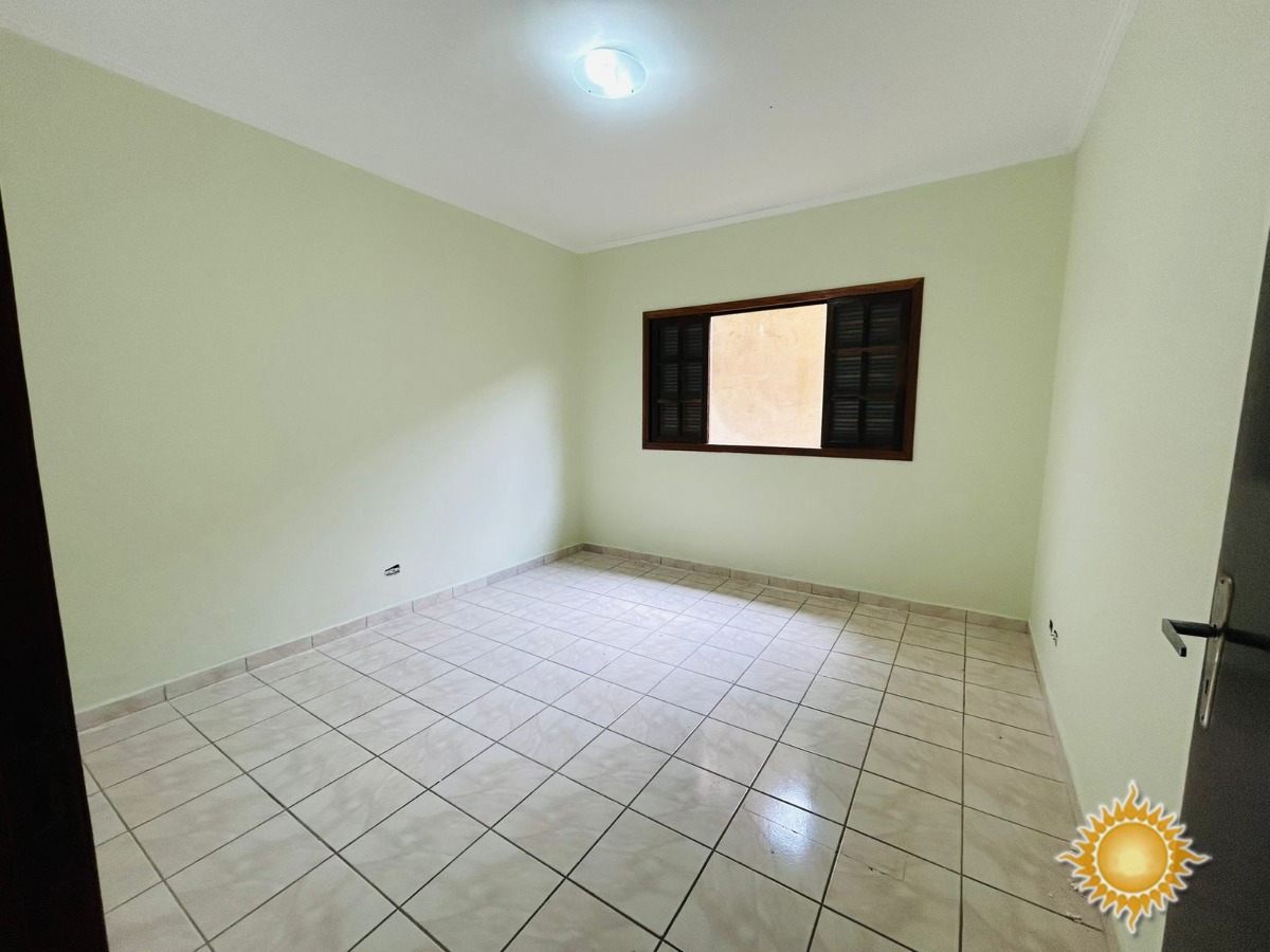 Ótimo sobrado com 5 dormitórios, sendo 3 suites, recém reformado !!!