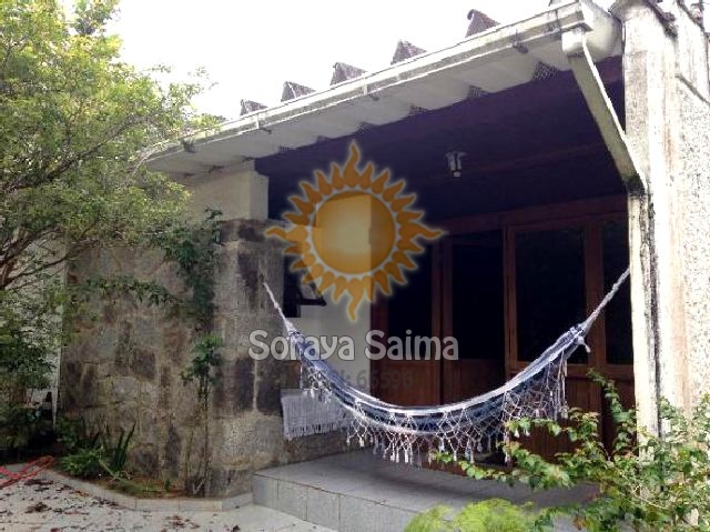 Casa em Condomínio Fechado no Saco da Ribeira com dois quartos, sendo 1suite !!!