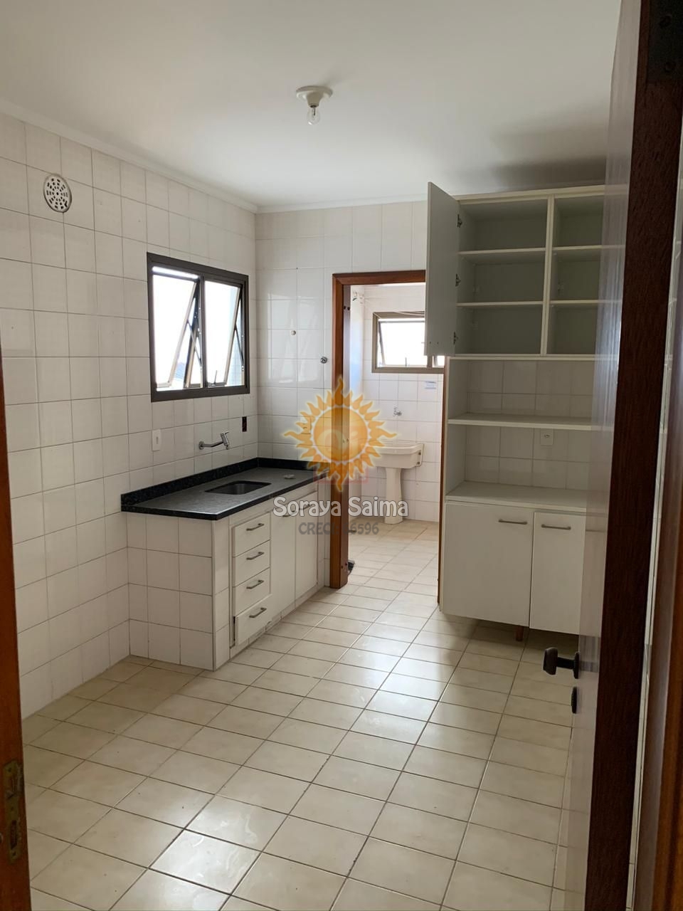 Apartamento no centro 03 quartos (sendo 1 suíte ) com área d